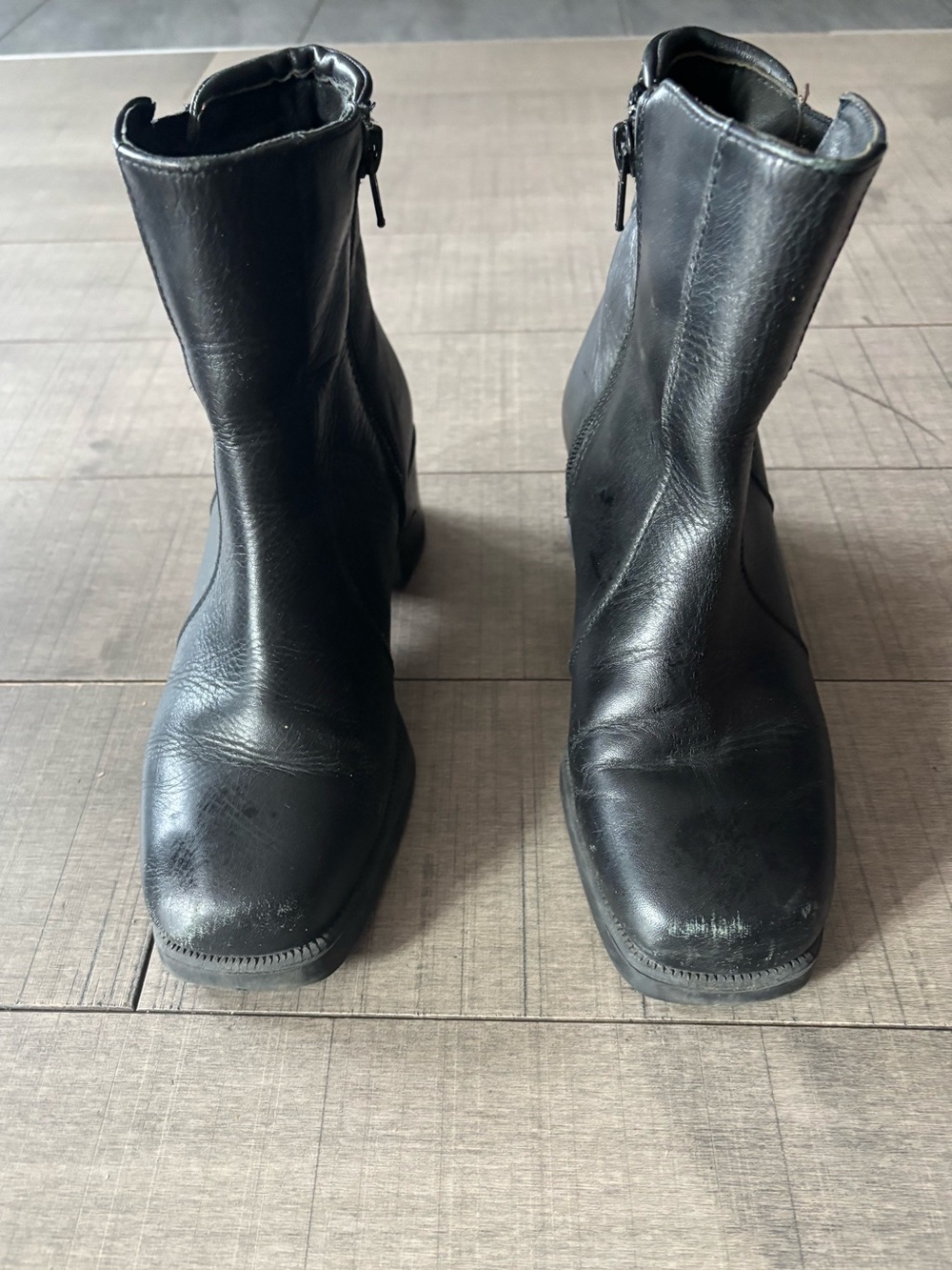 🔮Vintage🔮Black Leather Zip Ankle Boots